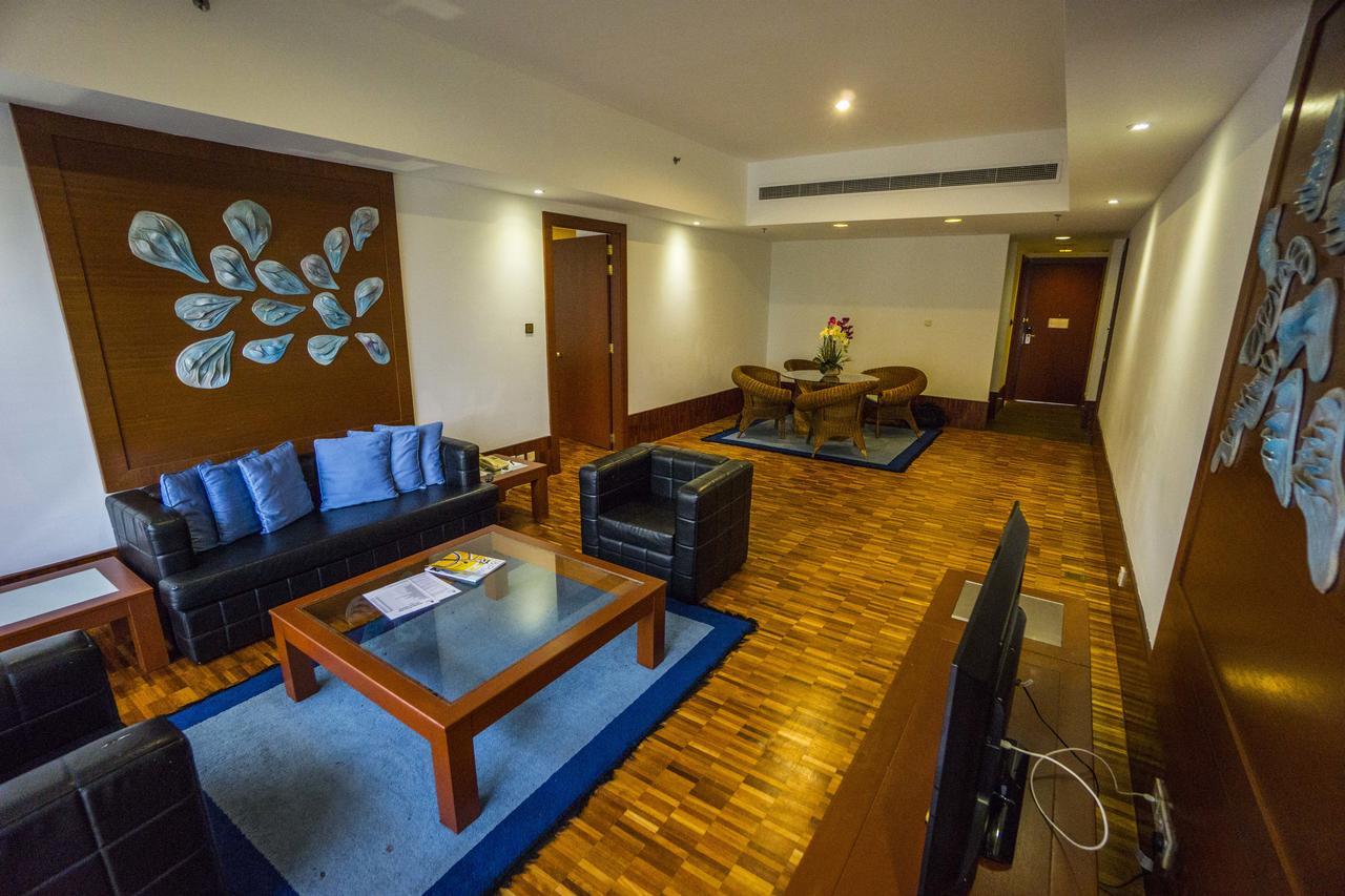 Austin Heights Golf & Hotel Resort Johor Bahru Extérieur photo